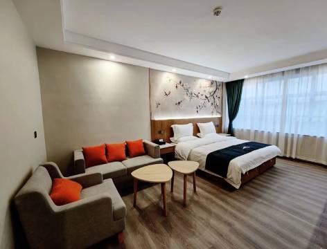 普兰格桑梅朵大酒店