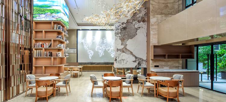 鑫海国际酒店(西昌邛海17度万达广场店)图片
