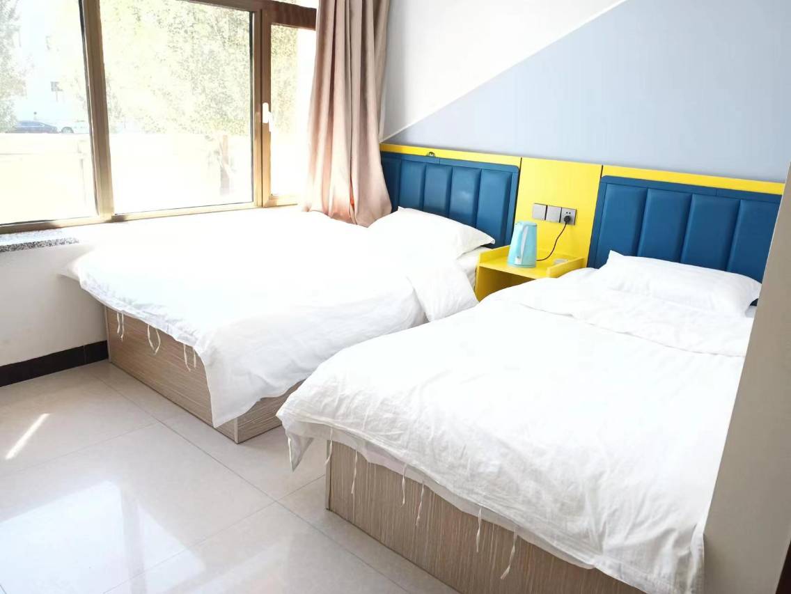 察右后旗阳光宾馆