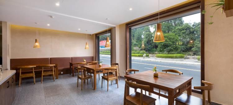 茅棚小筑客栈(黄山风景区南大门逍遥溪换乘店)图片