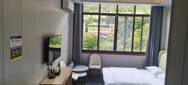 察隅云水间酒店图片