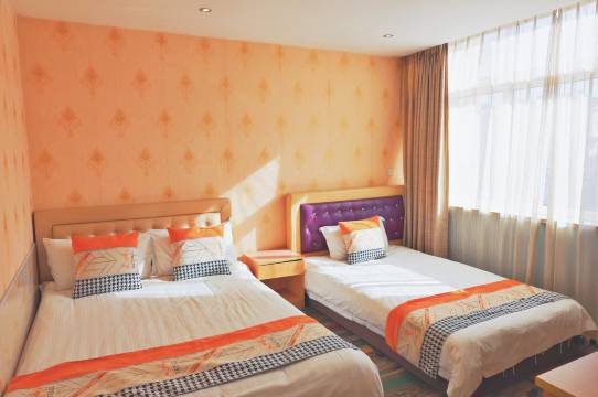 爱客100连锁宾馆(青岛流亭洼里店)