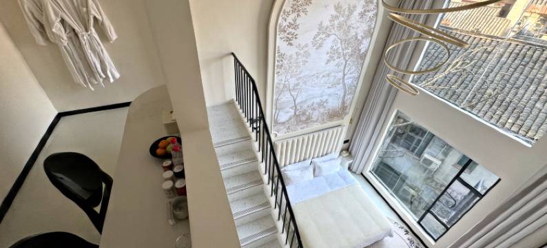 九野半山全景民宿(凤凰古城店)图片