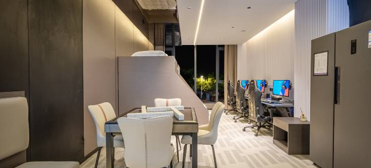 爱电竞酒店(崇州高铁站滨江路店)图片