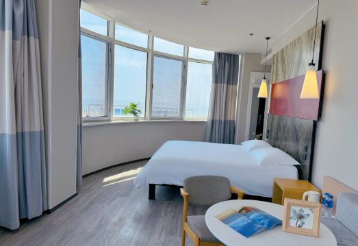 金帛滩海景酒店外景图