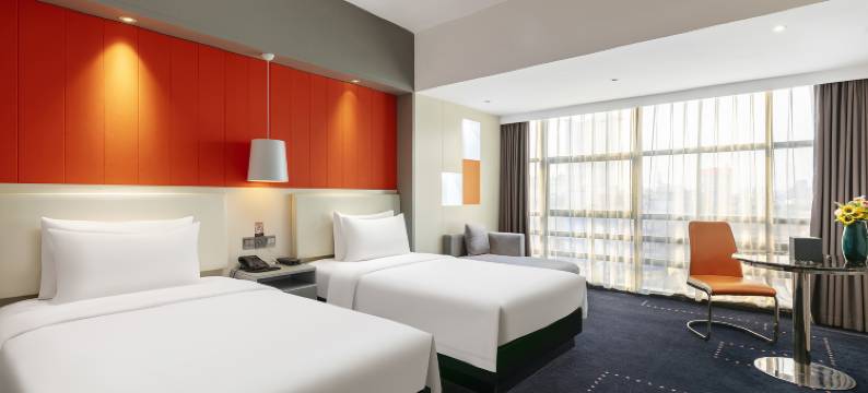 佛山艾尚酒店(乐从罗浮宫国际家居博览中心店)图片