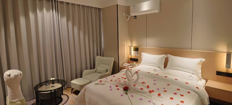 安顺欧曼cc酒店(黄果树大街安顺市人民医院店)图片