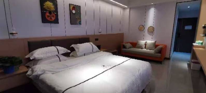 和硕云鼎假日酒店图片