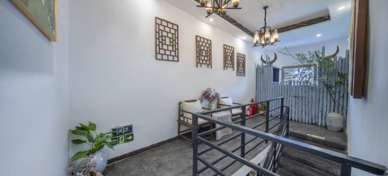 悠悠水畔•高端江景民宿(凤凰古城景区南华门店)图片