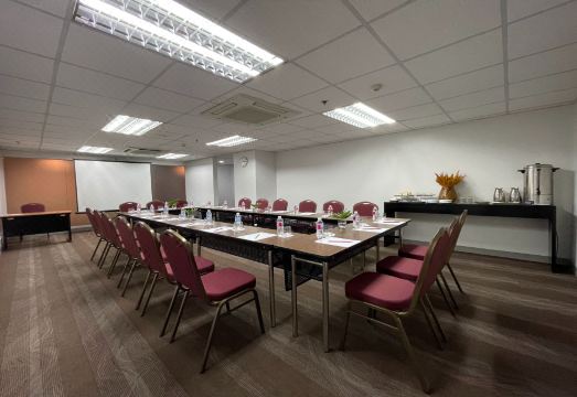 Go Hotels MandaluyongOver view