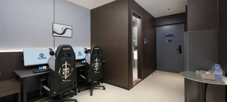 艾特摩高电竞酒店(成都339天府熊猫塔红星桥地铁站店)图片