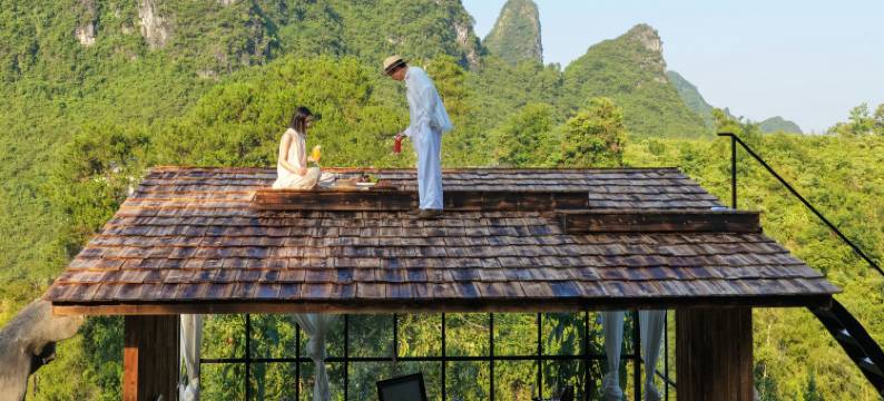 阳朔发呆悬空温泉轻奢极景酒店(十里画廊遇龙河店)图片