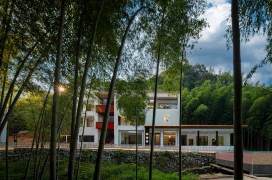 野柿子·山野溯溪亲子度假民宿(月亮湾风景区店)图片