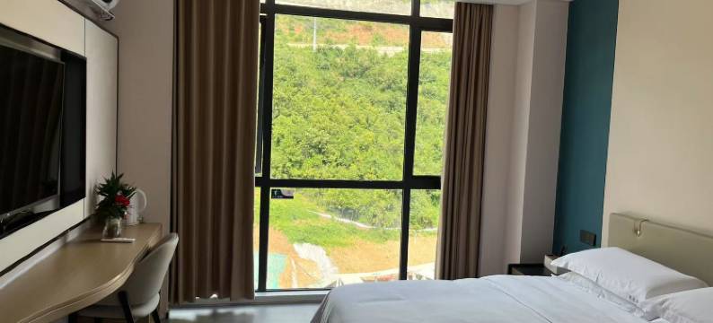 雷波澜庭酒店图片