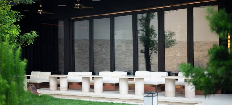 优范Plus·江景酒店(医科大一附院南湖公园店)图片