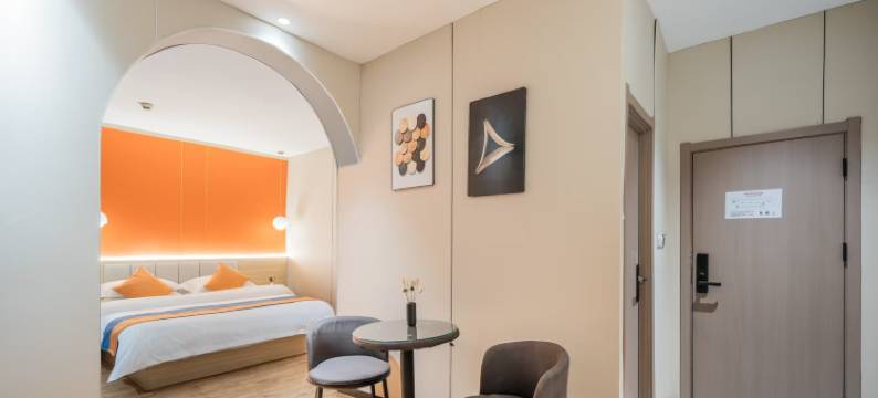 九江轻奢酒店(郑州记忆油化厂创意园沙口路地铁站店)图片