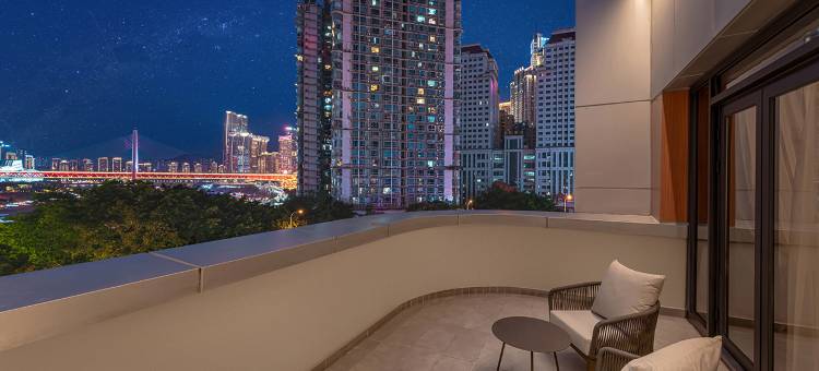 重庆洪崖洞MUSTEL木文缇酒店(解放碑店)图片