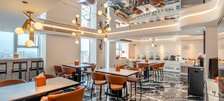 格致•云屿丨DREAMWORLD•SERENITYNOW艺术•酒店(自贡华商国际城店)图片