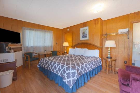 OYO俄亥俄州Meadville Conneaut湖旁的Parkside汽车旅馆(Parkside Motel by OYO Meadville Conneaut Lake)