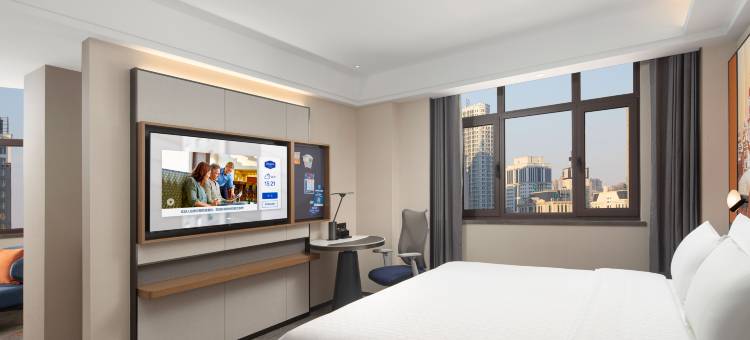 哈尔滨中央大街索菲亚教堂希尔顿欢朋酒店图片