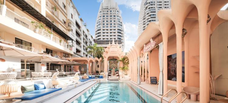 南客里里·The Hideaway·孔雀王庭花园度假酒店(星光夜市店)图片