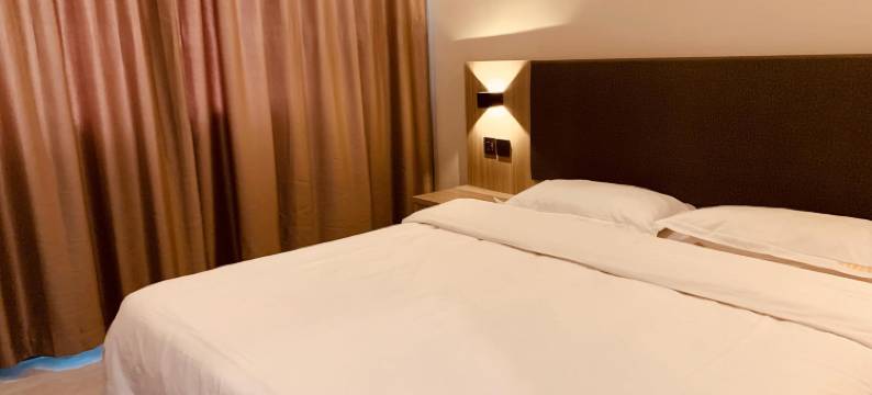 易居酒店(联盟路柏林庄地铁站店)图片