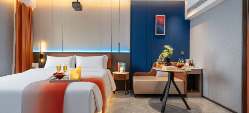 叶与晨电竞电影酒店(新百广场万象城店)图片