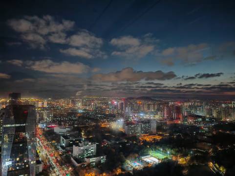 陌上轻雅高空海景酒店(日照华润万象汇万平口景区店)图片