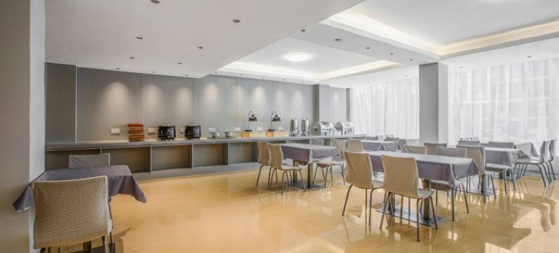 云上四季酒店(贺州学院西校区店)图片