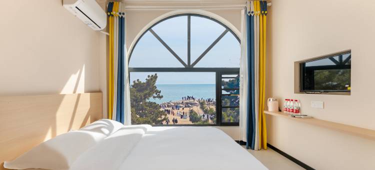 丙宸海景酒店(北戴河老虎石海上公园店)图片