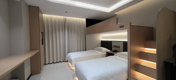 凌海市卓越主题酒店图片