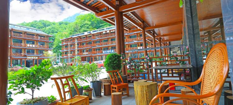 神农架高原红民宿(大九湖坪阡古镇店)图片