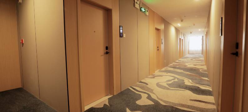 云·智能酒店(廉江新一中店)图片