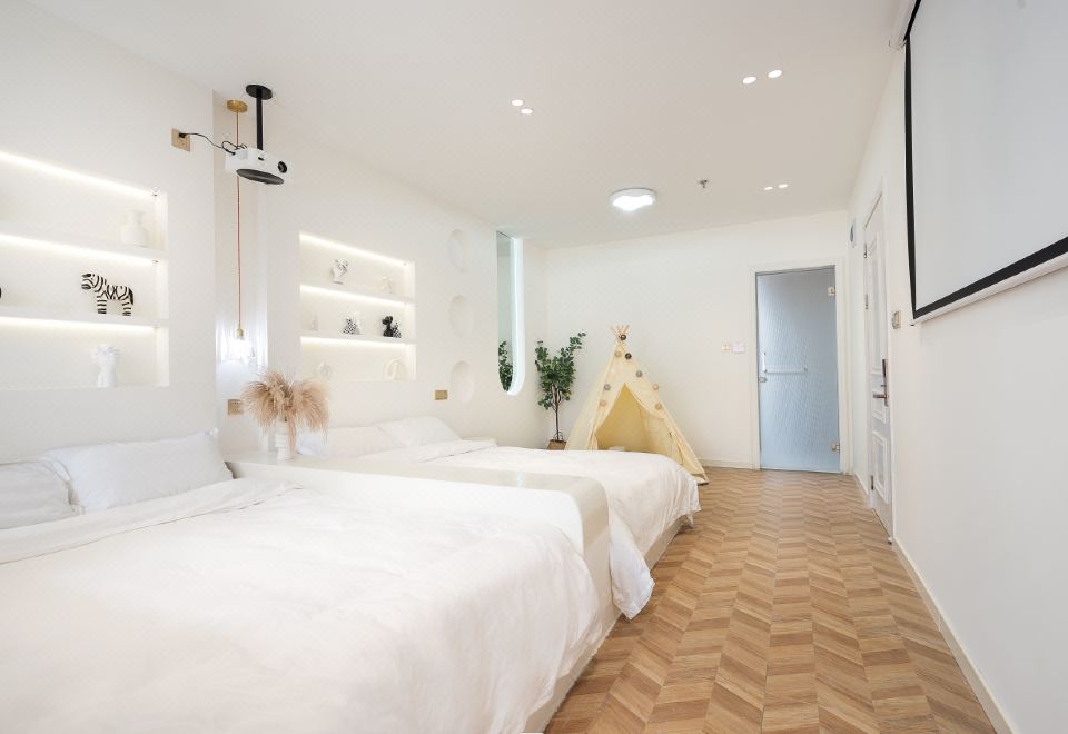 Muyanxi Hostel (Shanghai International Resort) Hotel Overview