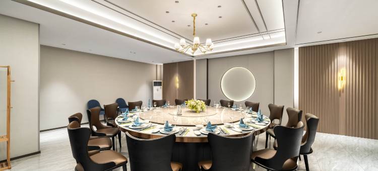 安吉国际假日酒店(九州昌硕广场店)图片