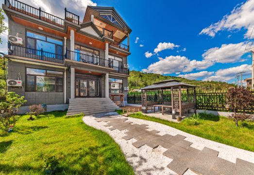 Longhua Xujiaqi Xiangshu B&B Hotel Overview