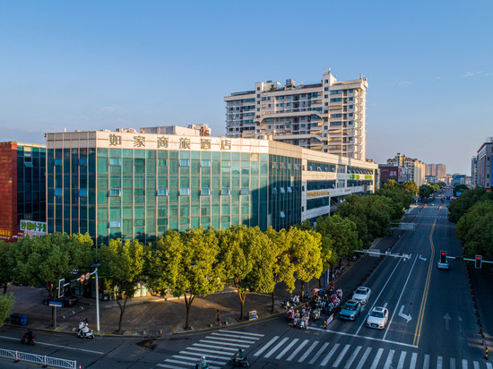 如家商旅酒店(兴化英武中路郑板桥故居店)