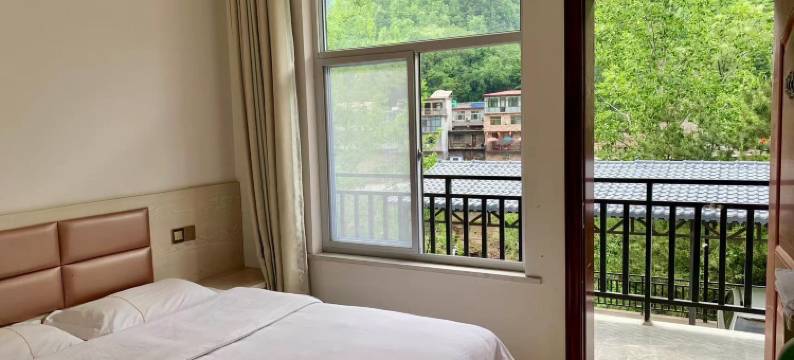 平顺穽底·挂壁居图片