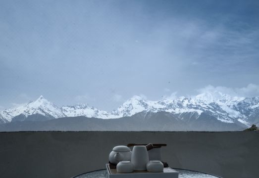 映雪山舍外景图