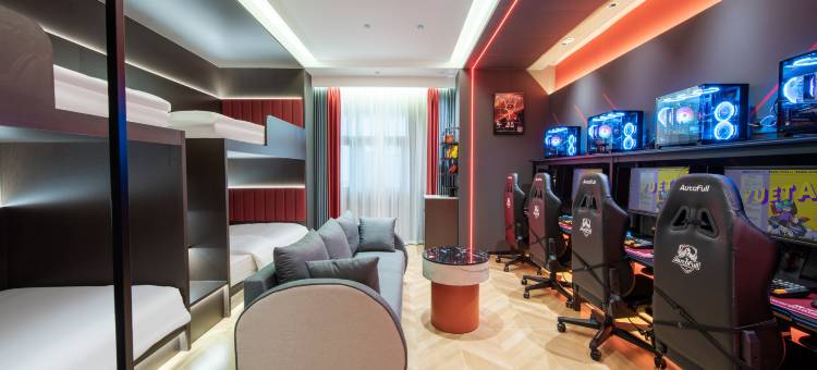 粤塔H电竞酒店(南京南站胜太路地铁站店)图片