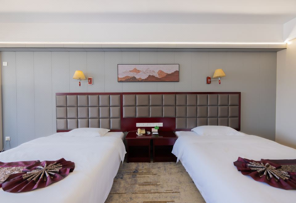 Hongqiao Holiday Hotel Hotel Overview
