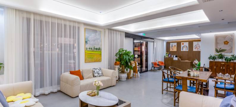 和律•溪谷Homestay民宿(香格里拉独克宗古城大佛寺转经筒店)图片