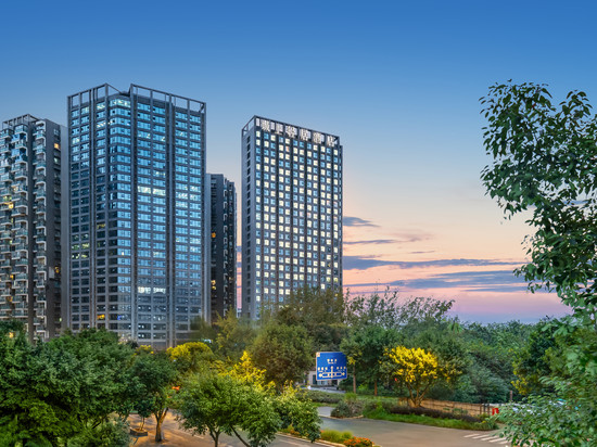 城上·轻居酒店(成都东站四川师范大学店)