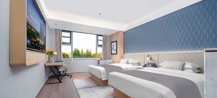 西安古城墙安定门地铁站美仑酒店图片