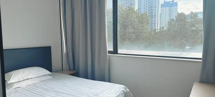 青季酒店MINI(上海周浦繁荣路地铁站店)图片