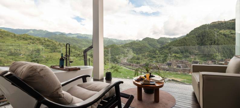 喜住觅境酒店(西江千户苗寨东引观景台店)图片