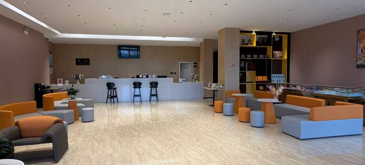 季枫国际酒店(茶卡店)图片