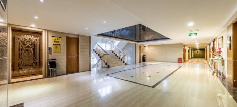 拉萨兰泽假日酒店图片