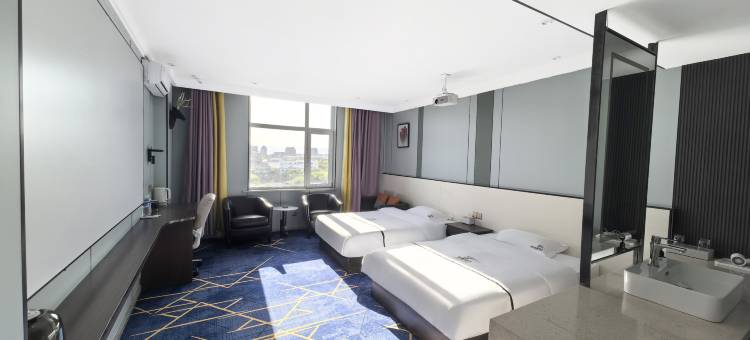 森曼观影酒店(汇融新天地店)图片