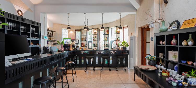 弥勒东风韵牛哆啰音乐城堡图片